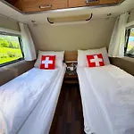 Сasa de vacaciones Idyllic Farm With Scenic Views And Concierge By Swisshut