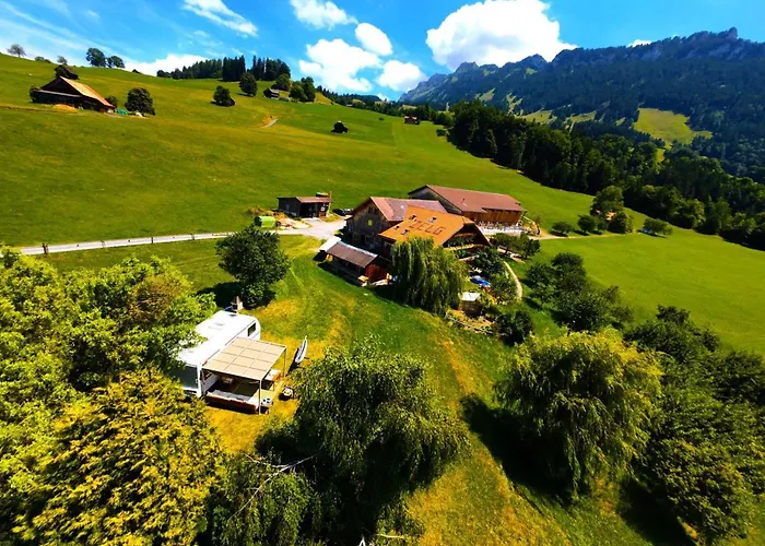 Idyllic Farm With Scenic Views And Concierge By Swisshut Feriehus Sigriswil
